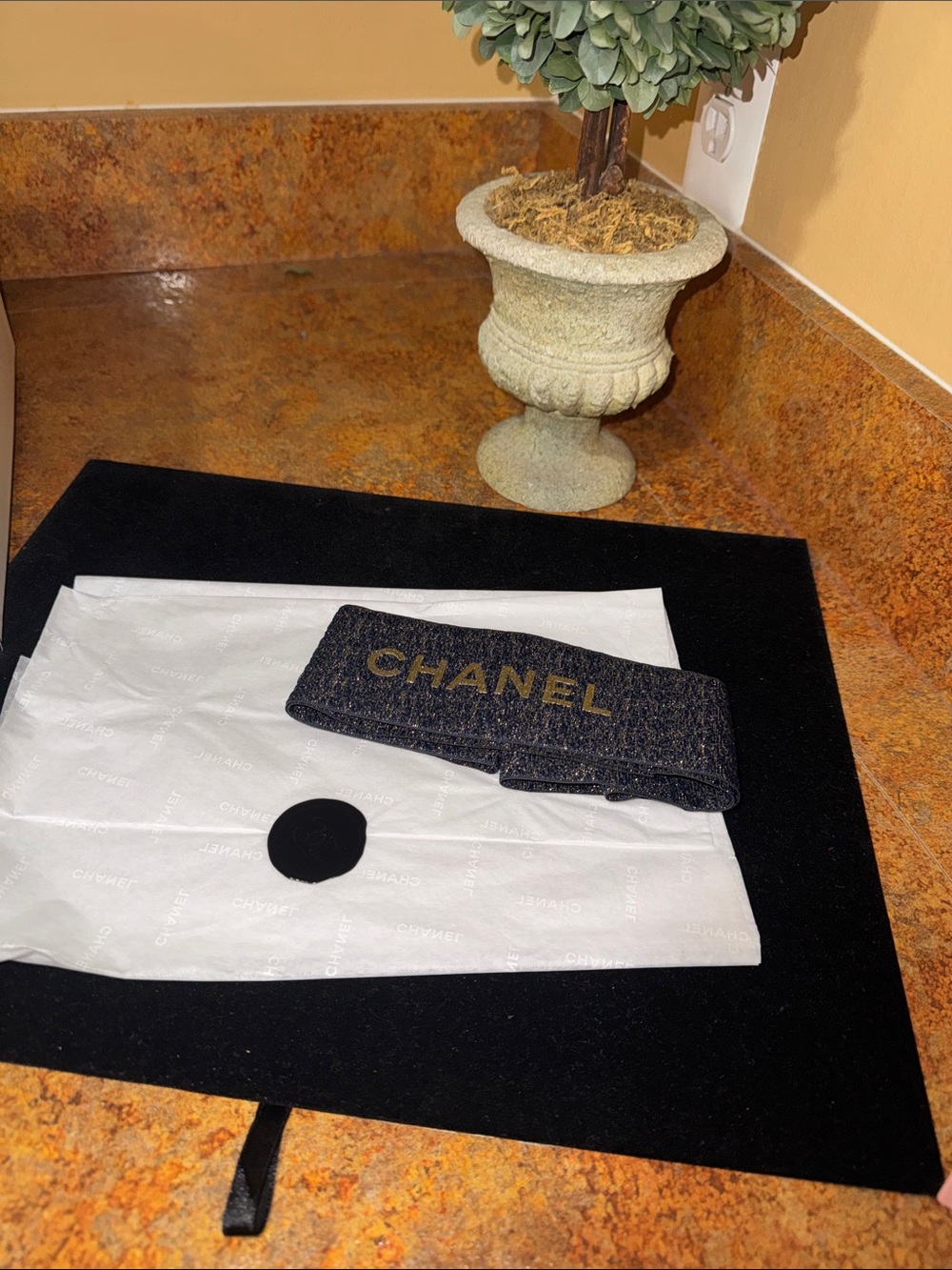 Authentic Chanel Empty Gift Box Set w/ Ribbon & Tissue - Picture 7 of 9